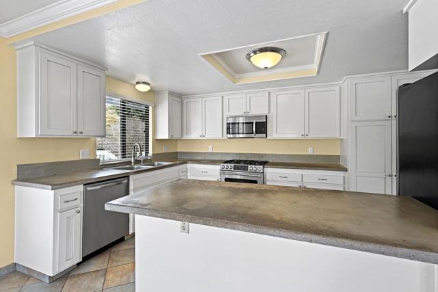Detail Gallery Image 14 of 46 For 2835 Guajome Lake Rd, Oceanside,  CA 92057 - 3 Beds | 2 Baths