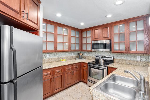 7336 Mission Dam Terrace, Santee CA: https://media.crmls.org/mediaz/1ce1fa6b-0980-4492-b48a-5298e2df54f3.jpg