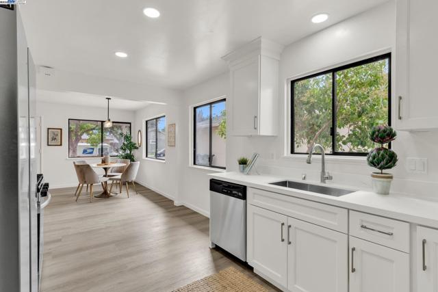 471 Rose St, Livermore CA: https://media.crmls.org/mediaz/1ce1fc3d-ac92-4a42-9f13-4a5230324e86.jpg