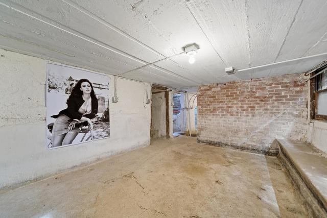 316 Napa Street, Vallejo CA: https://media.crmls.org/mediaz/1ce24711-54aa-4246-8600-ea807c613156.jpg