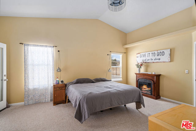9999 Del Sol Avenue, Phelan CA: https://media.crmls.org/mediaz/1ce263e3-fb2a-43c6-834b-193e7ced068f.jpg