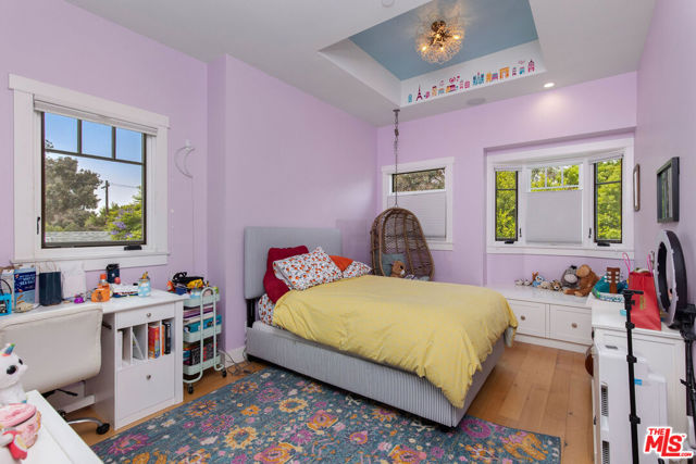 106 Dudley Avenue, Venice CA: https://media.crmls.org/mediaz/1ce3d559-f2d0-46db-b4b8-dce542ee71be.jpg