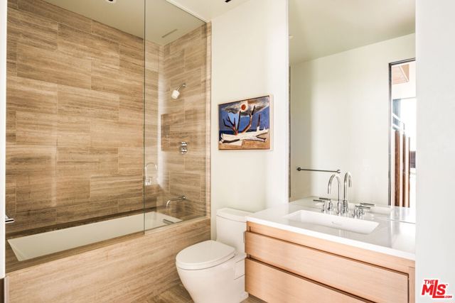 8899 Beverly Boulevard, Los Angeles CA: https://media.crmls.org/mediaz/1ce420c0-8c4e-473e-8a6d-759a0293053d.jpg