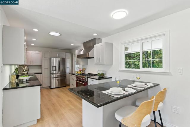 122 Stein Way, Orinda CA: https://media.crmls.org/mediaz/1ce4583c-6fb0-43ee-a7f1-1b3a20ba0a0b.jpg
