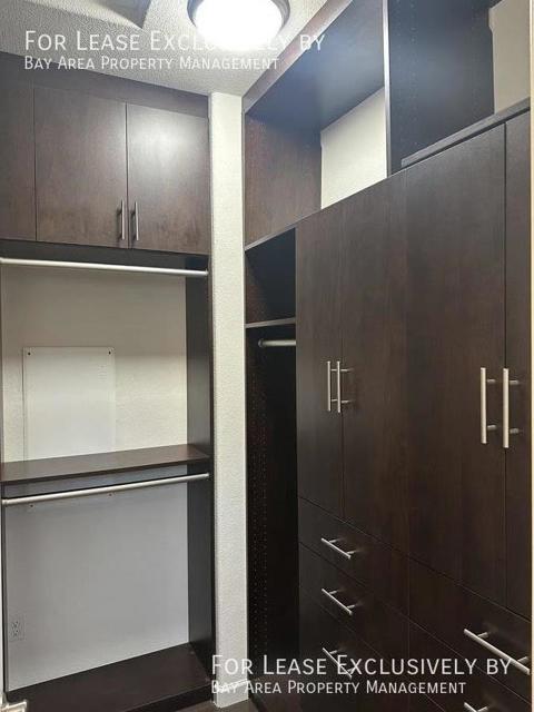 654 Sea Anchor Drive, Redwood City CA: https://media.crmls.org/mediaz/1ce52ff2-3aa7-4279-9ef4-0f77ed7ec71a.jpg