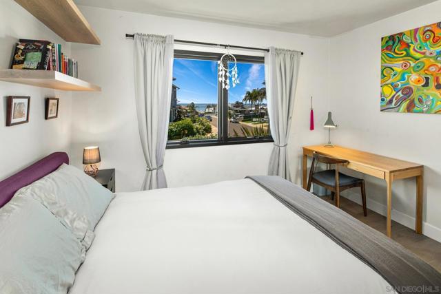 5341 Linda Way, La Jolla CA: https://media.crmls.org/mediaz/1ce56716-5bf2-42ef-9b34-57bef7343d45.jpg