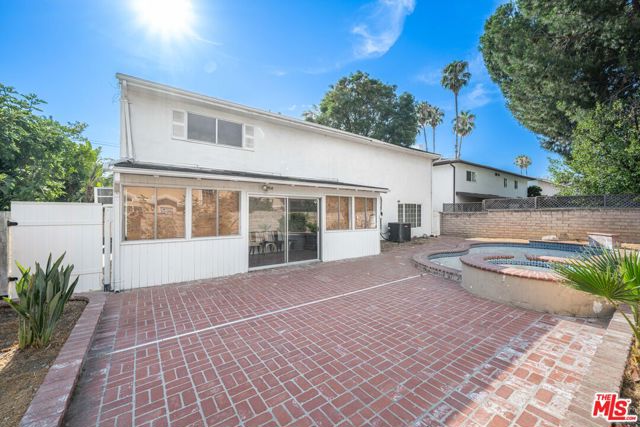 6257 Lindley Avenue, Tarzana CA: https://media.crmls.org/mediaz/1ce57e79-1dce-47cc-acce-560ed9c4bf3f.jpg