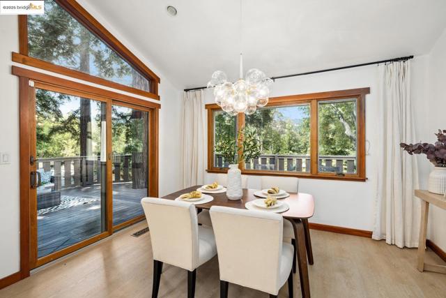 128 Alamo Sq, Alamo CA: https://media.crmls.org/mediaz/1ce5cd7f-dc7f-42bc-9f95-596c46ae2d16.jpg