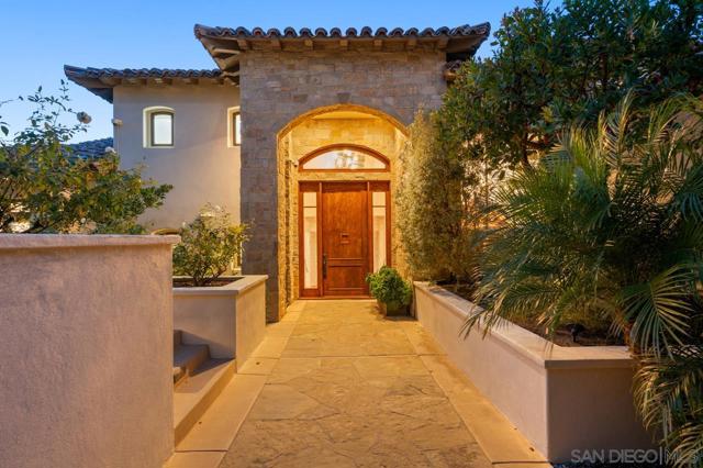 Image 4 of 69 For 8080 La Jolla Scenic Dr