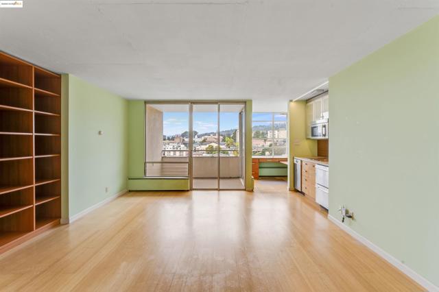 2550 Dana St, Berkeley CA: https://media.crmls.org/mediaz/1ce842ac-ae60-4a49-9134-69e389a99473.jpg