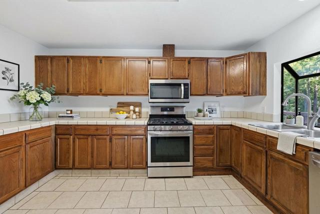 675 Western Avenue, Brookdale CA: https://media.crmls.org/mediaz/1ce8c573-cf5c-4134-baed-85d4f000e750.jpg