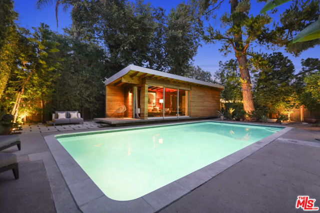 12815 Sarah Street, Studio City CA: https://media.crmls.org/mediaz/1ce8d7ce-fe1a-420a-a336-39f4c0815be8.jpg