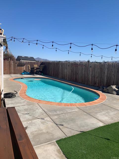 Detail Gallery Image 9 of 10 For 813 Reef, San Diego,  CA 92154 - 4 Beds | 2 Baths