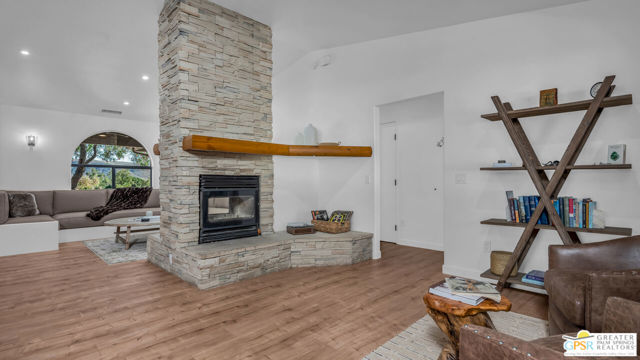 53655 Annie Oakley Road, Pioneertown CA: https://media.crmls.org/mediaz/1ceb61d1-a591-496a-8457-075fc5aa515b.jpg