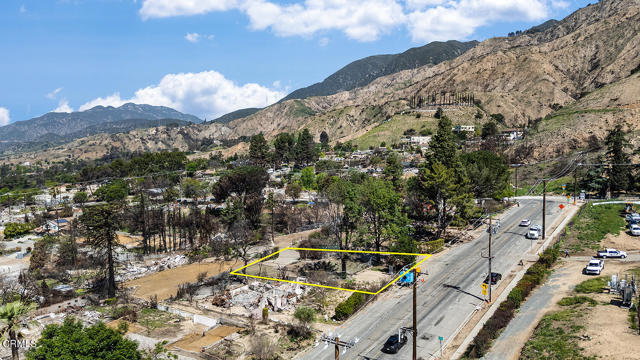 600 McWilton Place, Altadena CA: https://media.crmls.org/mediaz/1ceb63a2-c9ee-40ce-ad32-9dd6cf64fd18.jpg