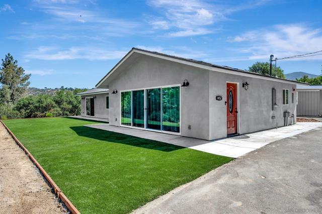 1452 Rock Terrace, Alpine CA: https://media.crmls.org/mediaz/1ceb8107-a0fa-44b1-867c-e17b2736e03d.jpg