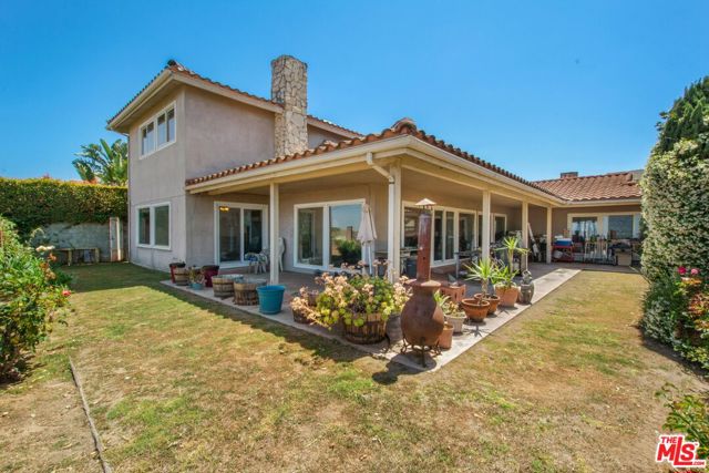 4272 Don Carlos Drive, Los Angeles CA: https://media.crmls.org/mediaz/1ceb9418-4fb5-4a5d-8c38-3e132164a0eb.jpg