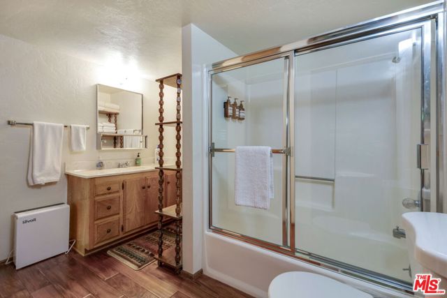 2378 Rim Of The World Drive, Running Springs CA: https://media.crmls.org/mediaz/1cebbd86-ec0b-44e7-888a-3bd1718f1b84.jpg