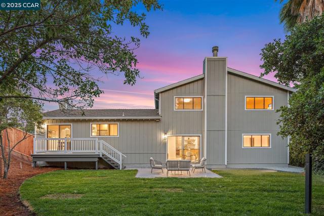 101 Lena Ct, Pleasant Hill CA: https://media.crmls.org/mediaz/1cec1524-9bb8-4d97-8acd-6f0ecc21fb94.jpg