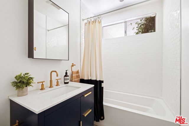 2204 Stanley Hills Drive, Los Angeles CA: https://media.crmls.org/mediaz/1cec4983-9f41-4df1-a067-de0528e9fc6d.jpg