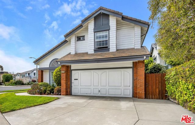 8319 Berger Avenue, Playa del Rey CA: https://media.crmls.org/mediaz/1cedeb58-b97b-413a-a6b4-b2c827fb6b58.jpg