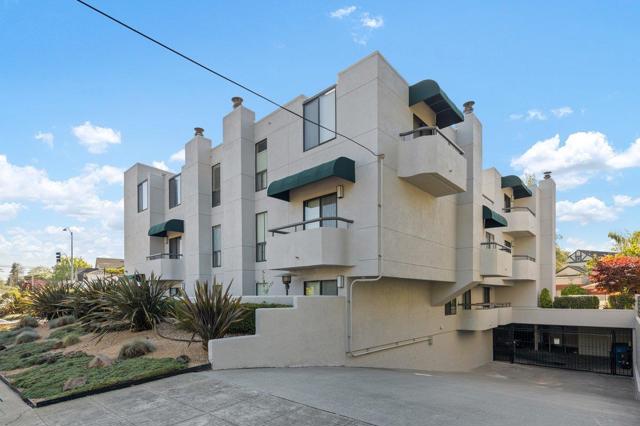 5 W Bellevue Avenue, San Mateo CA: https://media.crmls.org/mediaz/1cee3f36-29f4-4bab-8348-0c0d80f82b46.jpg