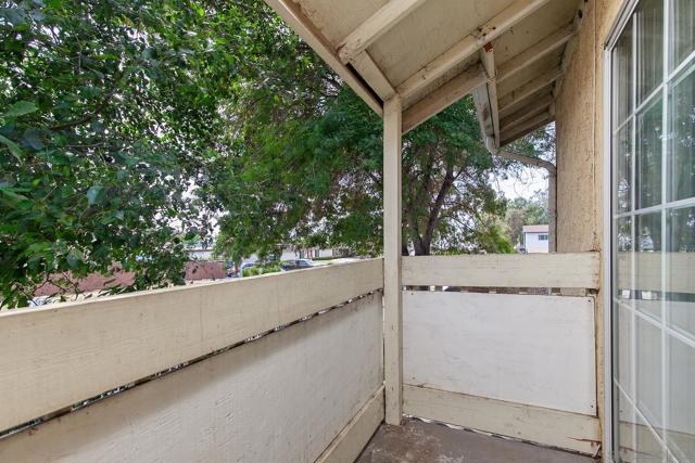 2414 1/2 Grove Ave, San Diego CA: https://media.crmls.org/mediaz/1cef0dac-1589-4fd2-a370-18ec2644b14c.jpg