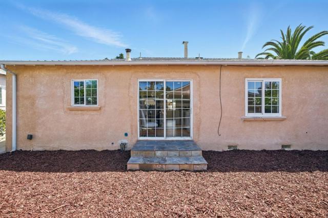 27239 Dunbar Place, Hayward CA: https://media.crmls.org/mediaz/1cef3575-0907-444d-831f-1f508281baba.jpg