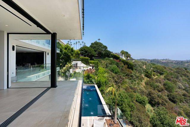 2180 Stradella Road, Los Angeles CA: https://media.crmls.org/mediaz/1cef603d-ea8c-4d26-acea-c48223598413.jpg
