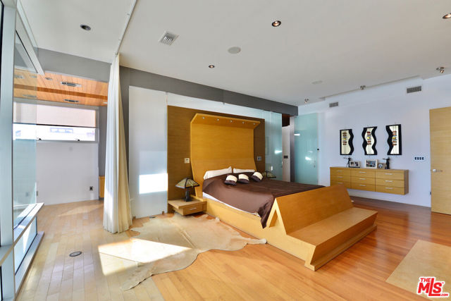 24826 Malibu Road photo 16