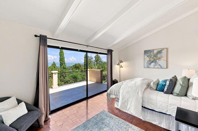 150 New Place Road, Hillsborough CA: https://media.crmls.org/mediaz/1cefa3fd-5c64-4d9b-a604-58eff7b697e2.jpg