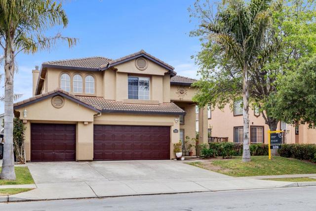 1033 Lewis Street, Salinas CA: https://media.crmls.org/mediaz/1cefb505-0bd0-4f2c-b883-0b4950da0cea.jpg