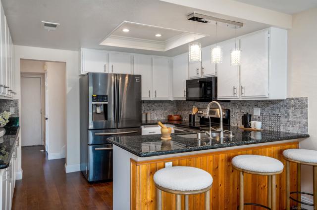 15865 Lofty Trail Dr, San Diego CA: https://media.crmls.org/mediaz/1cf007aa-8671-4618-aea0-ca18b0ad53a1.jpg