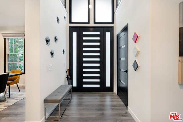 4392 Park Paloma, Calabasas CA: https://media.crmls.org/mediaz/1cf03f12-7cea-4bf8-ad0c-51086b0a4203.jpg