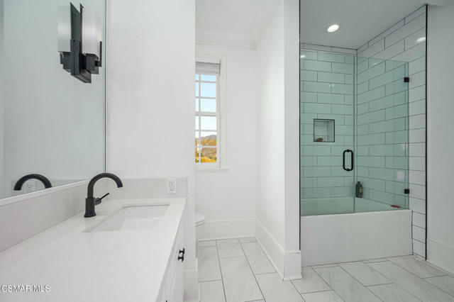 508 W Stafford Road, Thousand Oaks CA: https://media.crmls.org/mediaz/1cf0432e-7760-4cef-89b4-a57c2025bc10.jpg