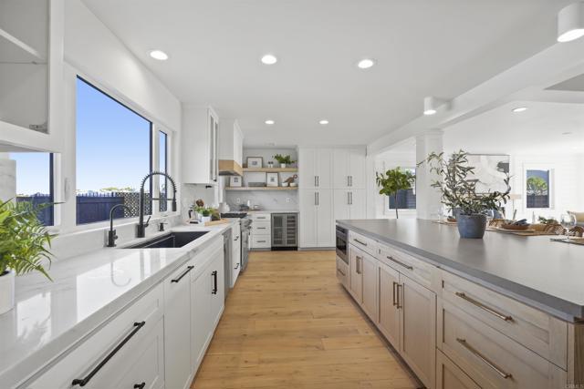 24611 Spadra Ln, Mission Viejo CA: https://media.crmls.org/mediaz/1cf05940-68f4-4daa-98b7-eb0c3e2ef294.jpg