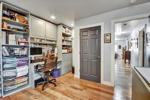 4214 Gull Cove Way, Capitola CA: https://media.crmls.org/mediaz/1cf09705-6a60-4a20-bc82-cbd97f368873.jpg