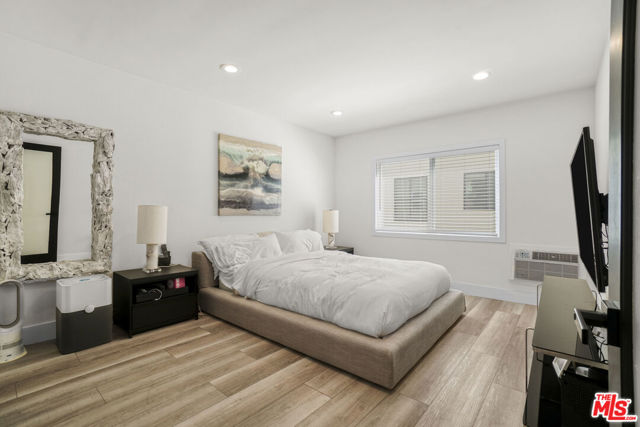 8231 De Longpre Avenue, West Hollywood CA: https://media.crmls.org/mediaz/1cf15e5e-316a-4ccf-8c48-12a570b356ac.jpg