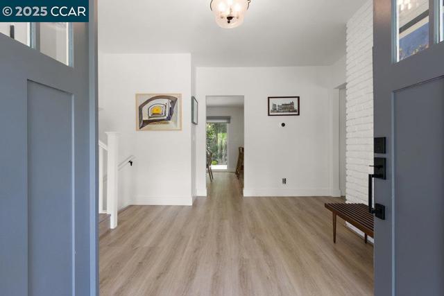 2027 Mohawk Dr, Pleasant Hill CA: https://media.crmls.org/mediaz/1cf17315-d757-4bec-af4a-f62305231ac4.jpg