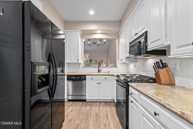 Image 6 of 30 For 4770 Castello Way