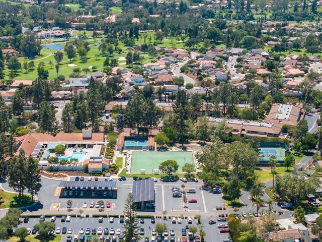 13338 Corte De Chucena, San Diego CA: https://media.crmls.org/mediaz/1cf1e383-bceb-4212-b331-fb2ec358af5e.jpg