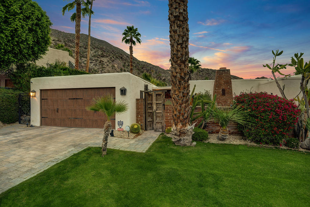 370 W Crestview Drive, Palm Springs, CA 92264