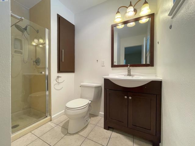 4902 Everglades Park Dr, Fremont CA: https://media.crmls.org/mediaz/1cf25bad-ec57-4467-97d7-a696ed284d53.jpg