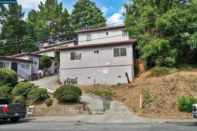 5235 Macarthur Blvd, Oakland CA: https://media.crmls.org/mediaz/1cf2a239-d7ae-4f6c-a273-f7be298ac6ba.jpg