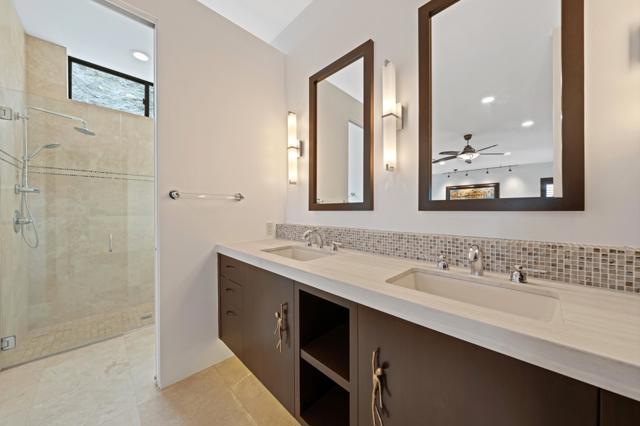 15 Buena Vista Court, Rancho Mirage CA: https://media.crmls.org/mediaz/1cf341f5-dc5b-4c7c-82fd-3b90ab748b49.jpg