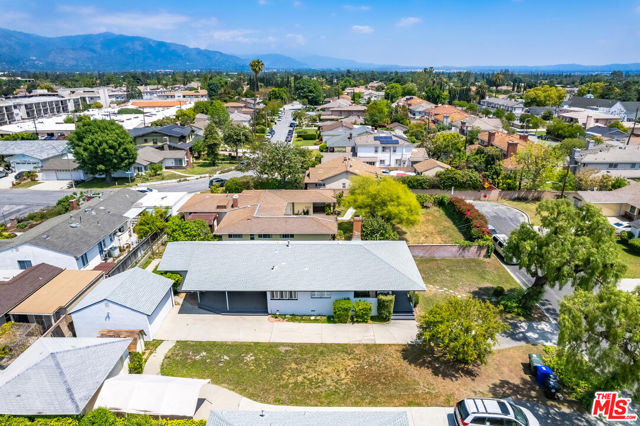 9855 Emperor Avenue, Arcadia CA: https://media.crmls.org/mediaz/1cf43a4d-ecf4-4e39-8897-ad7840a3771c.jpg