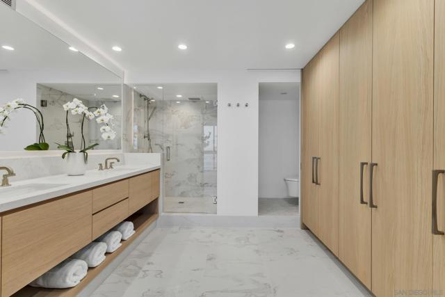 1830 Avenida Del Mundo, Coronado CA: https://media.crmls.org/mediaz/1cf4af72-58c0-456b-80f9-c9410de56924.jpg