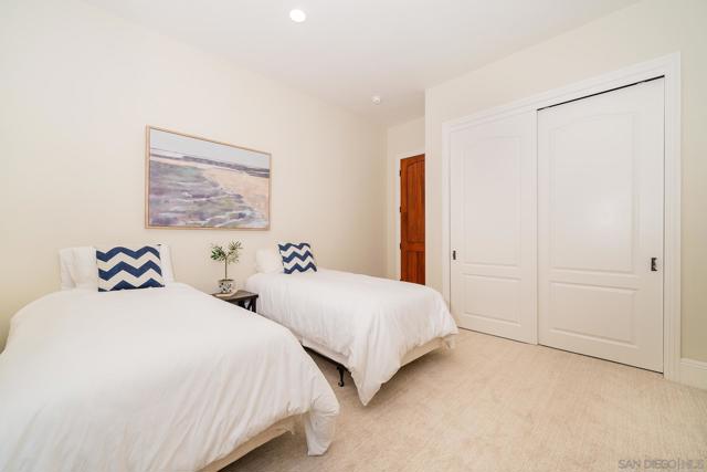 4703 Briana Ct, Fallbrook CA: https://media.crmls.org/mediaz/1cf505b4-3799-42bf-9b1f-443aeb9c83c5.jpg