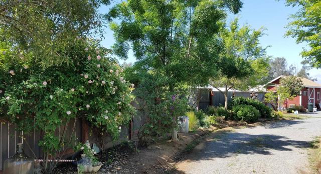 Detail Gallery Image 12 of 14 For 677 Hanson Ln, Ramona,  CA 92065 - 3 Beds | 2/1 Baths