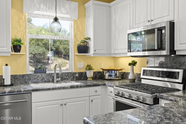 83 Via Aldea, Newbury Park CA: https://media.crmls.org/mediaz/1cf5f885-31de-45c6-8cb7-7e6e63e3ced7.jpg